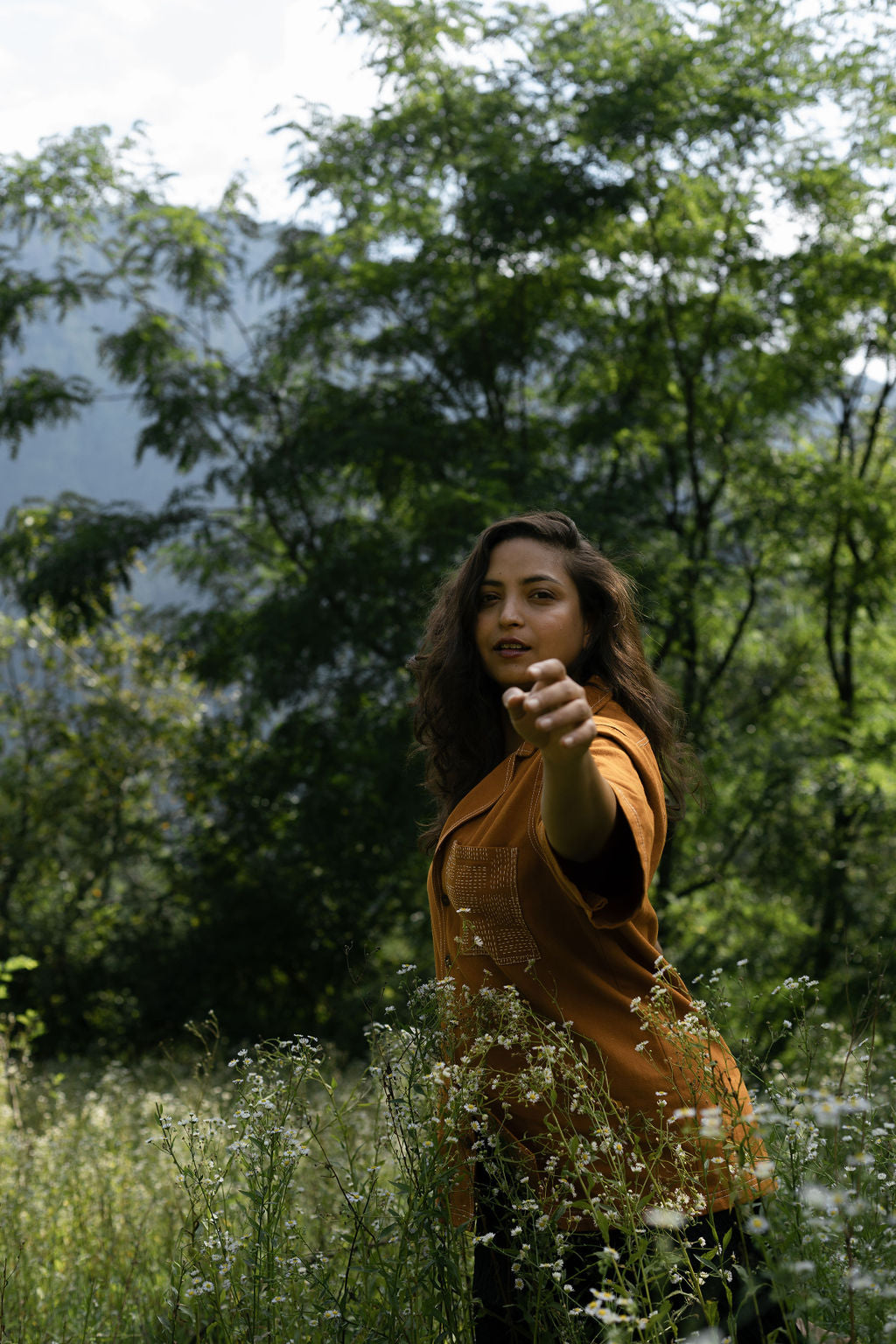 Hand-Embroidered Linen Shirt (Women)
