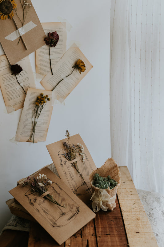 TFS x Farog – Blossom in a Jar: Dried Flower Postcard