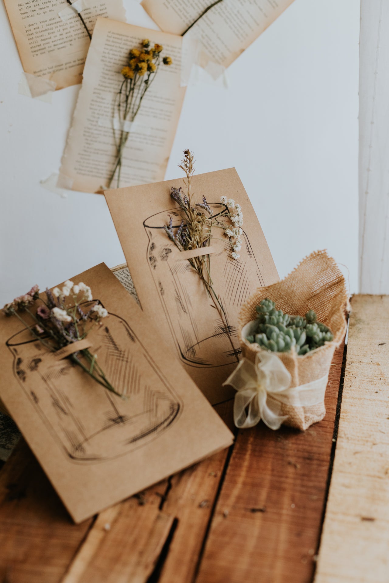 TFS x Farog – Blossom in a Jar: Dried Flower Postcard