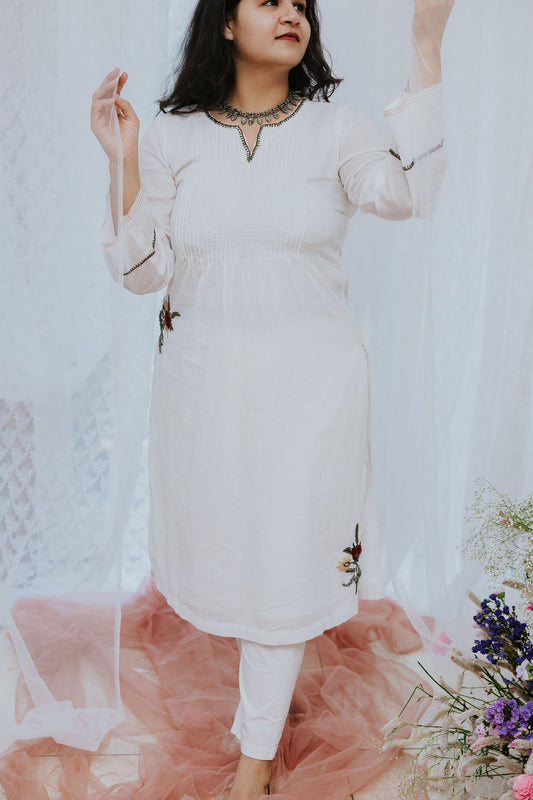 Jashn-e-safed Kurta
